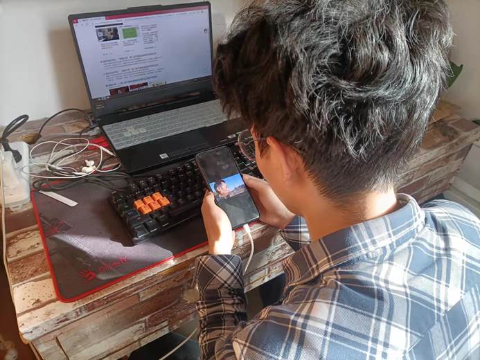 说明: C:\Users\Zhao\Desktop\太阳成集团tyc122cc组织师生收看《德耀中原—第八届河南省道德模范颁奖仪式 》\20软工2班杨林园.jpg 说明: C:\Users\Zhao\Desktop\太阳成集团tyc122cc组织师生收看《德耀中原—第八届河南省道德模范颁奖仪式 》\20软工2班杨林园.jpg