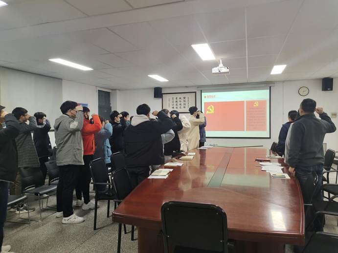 说明: 党员发展大会照片IMG_20211224_095921